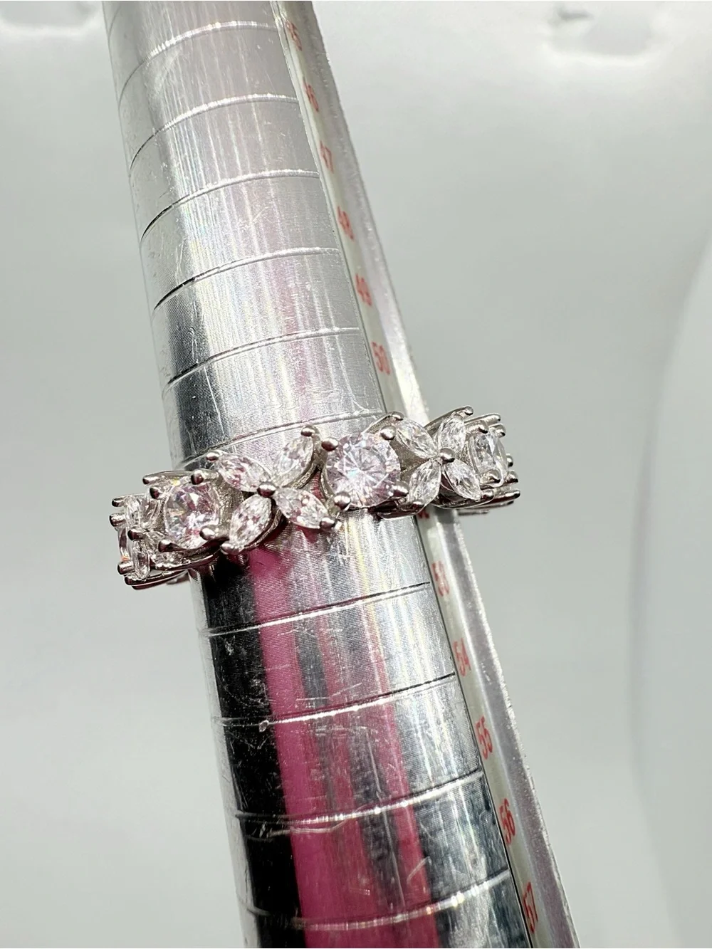Sterling Silver Natural Zircon Floral Design Ring!